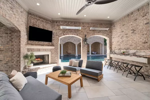5246 Greystone Way Outdoor Entertaining