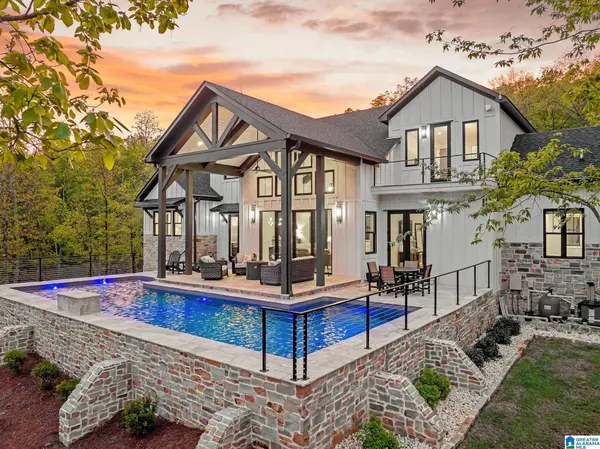 3153 SPRINGSTONE TRAIL, Leeds, AL 35094