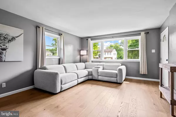 208 N WARWICK RD, Magnolia, NJ 08049