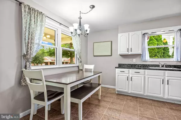 208 N WARWICK RD, Magnolia, NJ 08049