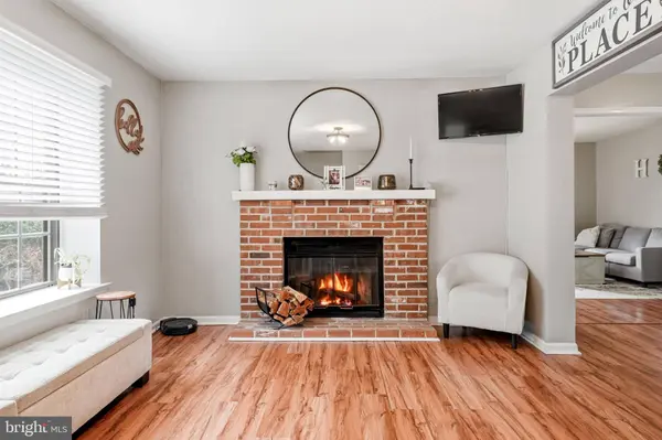 17 FAWN LN, Sicklerville, NJ 08081