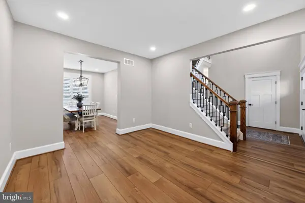 306 PICKWICK DR, Williamstown, NJ 08094