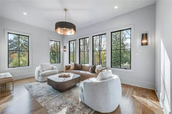 1442 Cedarhurst DR, Dunwoody, GA 30338