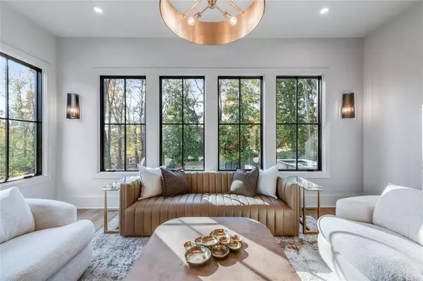 1442 Cedarhurst DR, Dunwoody, GA 30338