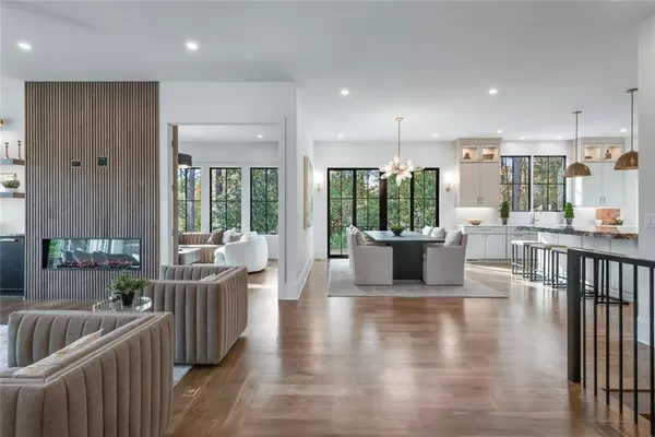 1442 Cedarhurst DR, Dunwoody, GA 30338