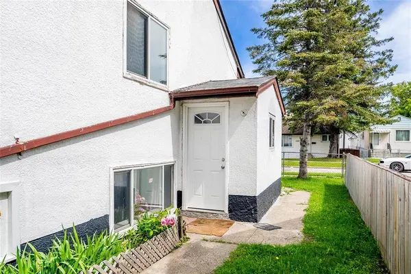 1360 Winnipeg AVE, Winnipeg, MB R3E 0S4