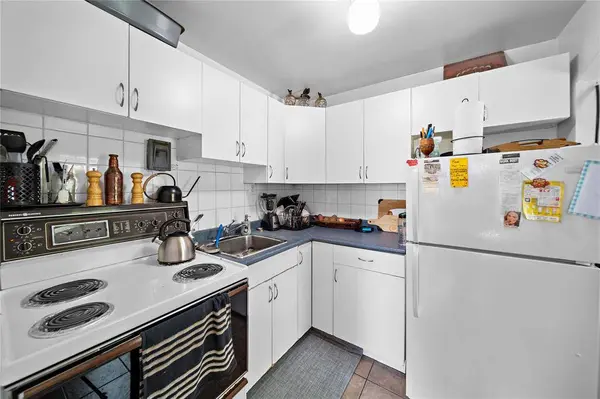 293 Provencher BLVD, Winnipeg, MB R2H 0G6