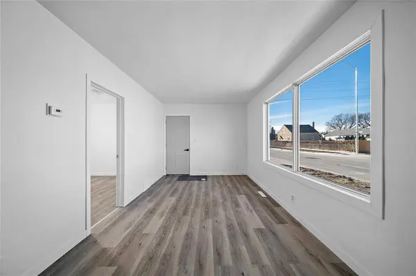 669 McGregor ST, Winnipeg, MB R2V 3E2