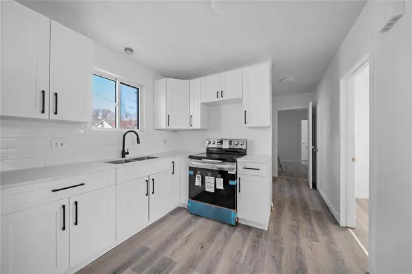 669 McGregor ST, Winnipeg, MB R2V 3E2