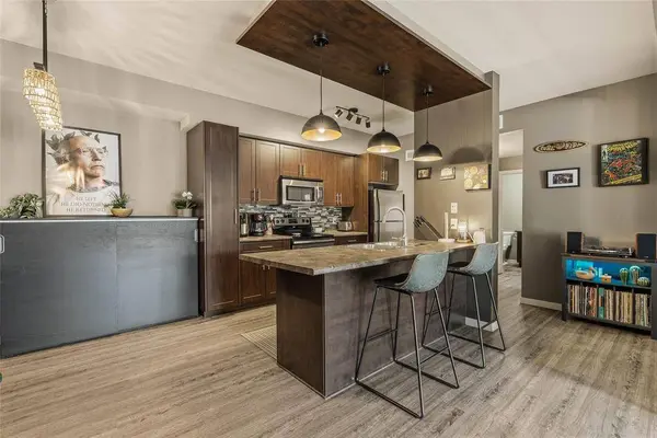 490 Henderson HWY, Winnipeg, MB R2K 2H8