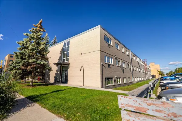 1056 Grant AVE, Winnipeg, MB R3M 2A3