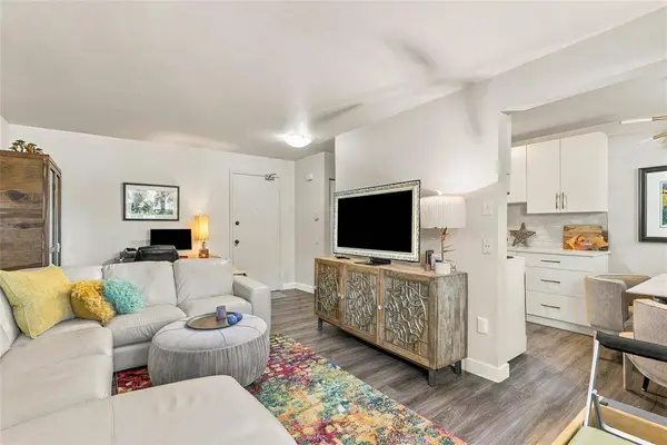 1056 Grant AVE, Winnipeg, MB R3M 2A3