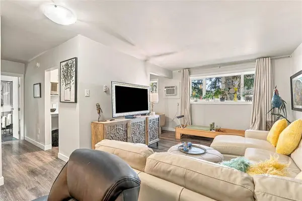1056 Grant AVE, Winnipeg, MB R3M 2A3