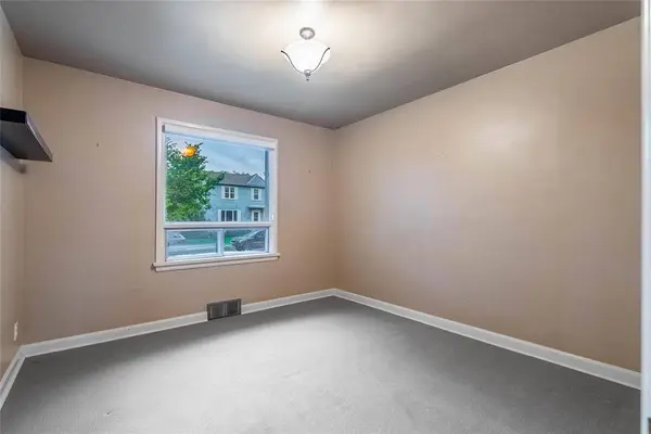 262 Hazel Dell AVE, Winnipeg, MB R2K 0P8