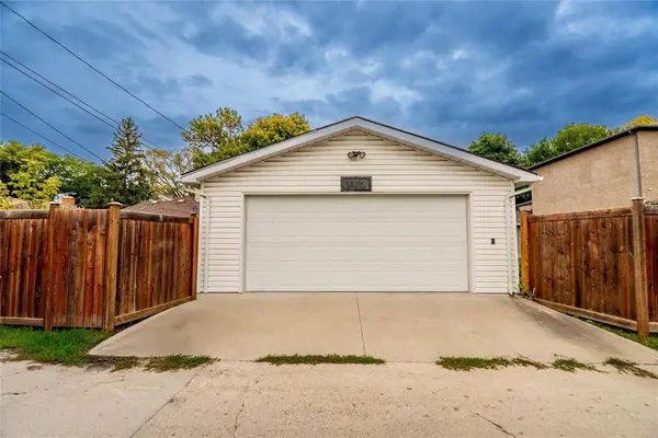 262 Hazel Dell AVE, Winnipeg, MB R2K 0P8