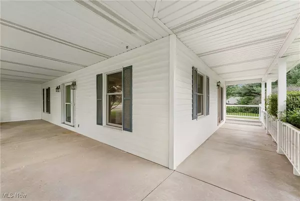 6130 Lakemoor CIR NW, Canton, OH 44718