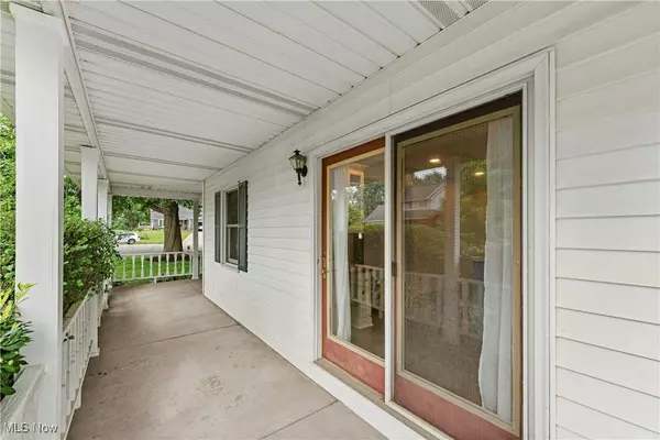 6130 Lakemoor CIR NW, Canton, OH 44718