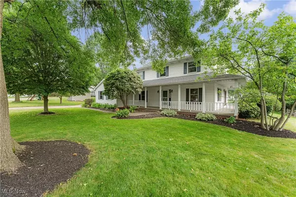 6130 Lakemoor CIR NW, Canton, OH 44718