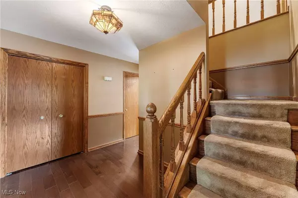 6130 Lakemoor CIR NW, Canton, OH 44718