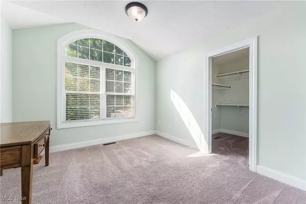 5799 Birmingham RD NE, Canton, OH 44721