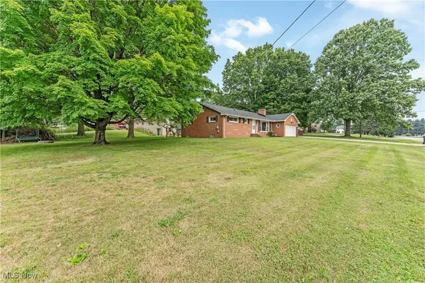 6767 Chippewa AVE NW, North Canton, OH 44720