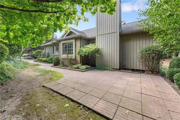 49 Douglas CT, Tallmadge, OH 44278