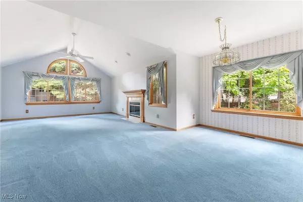 49 Douglas CT, Tallmadge, OH 44278