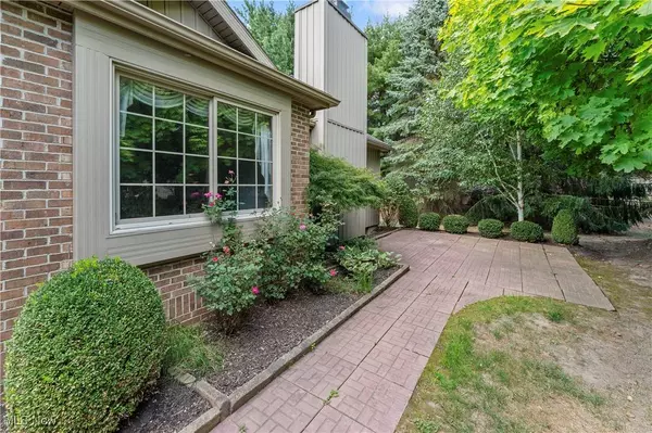 49 Douglas CT, Tallmadge, OH 44278