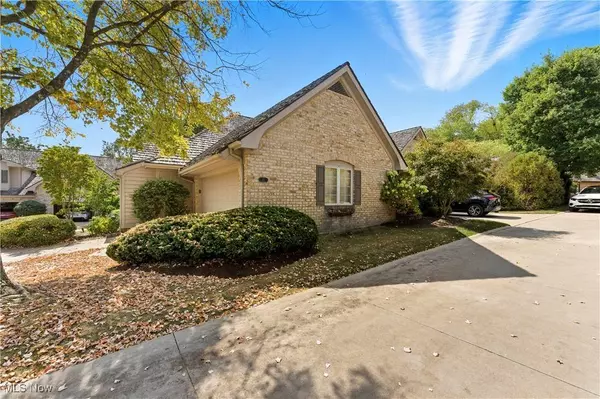 21 La Salle CT SE, North Canton, OH 44709