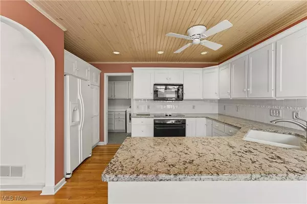 21 La Salle CT SE, North Canton, OH 44709