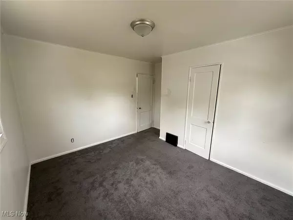 2941 Fletcher AVE NE, Canton, OH 44705