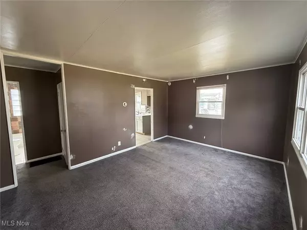 2941 Fletcher AVE NE, Canton, OH 44705