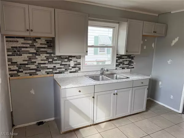 2941 Fletcher AVE NE, Canton, OH 44705