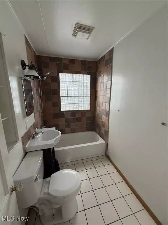 2941 Fletcher AVE NE, Canton, OH 44705