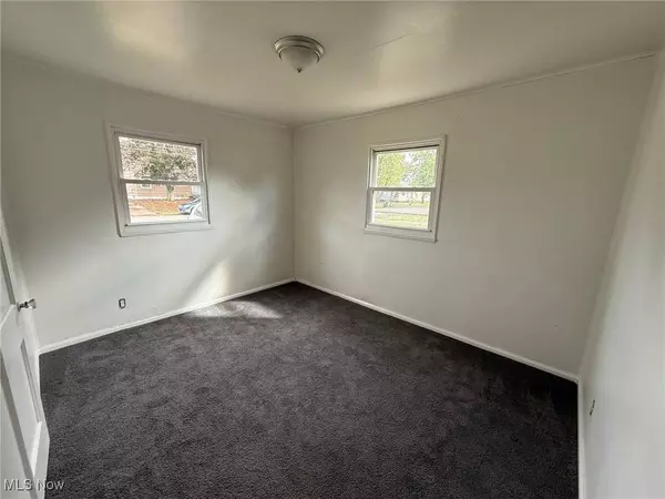 2941 Fletcher AVE NE, Canton, OH 44705