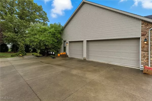 1711 Glenmar OVAL SE, Canton, OH 44709