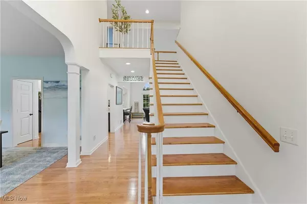 1711 Glenmar OVAL SE, Canton, OH 44709