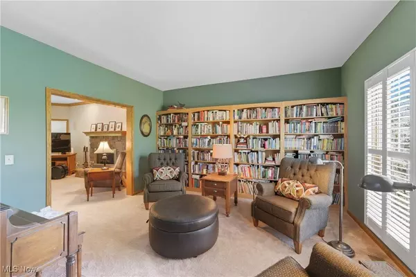 11065 Dunsby AVE NW, Uniontown, OH 44685