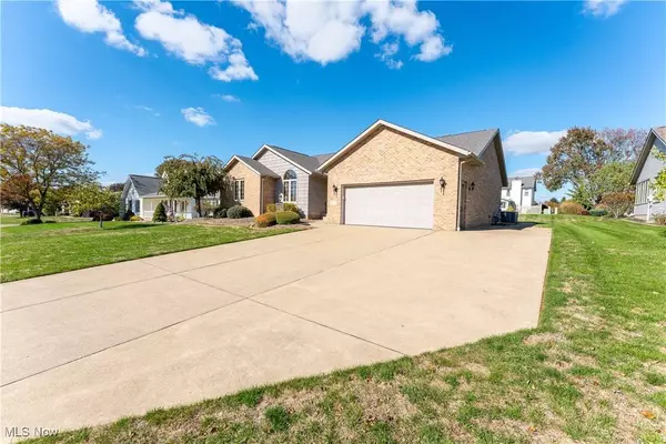 1415 Red Coach ST SE, North Canton, OH 44720