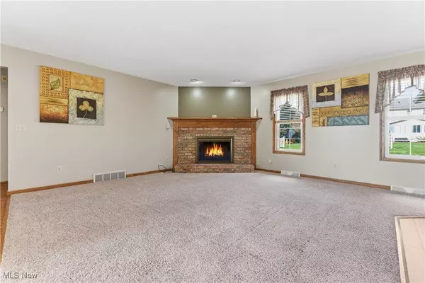 1415 Red Coach ST SE, North Canton, OH 44720