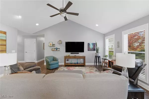 253 Glenwood ST SW, North Canton, OH 44720