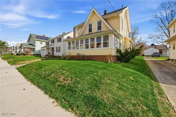 150 Wise AVE NE, North Canton, OH 44720