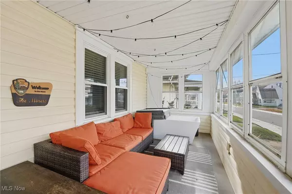 150 Wise AVE NE, North Canton, OH 44720