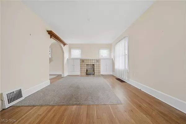 115 Wise AVE NE, North Canton, OH 44720