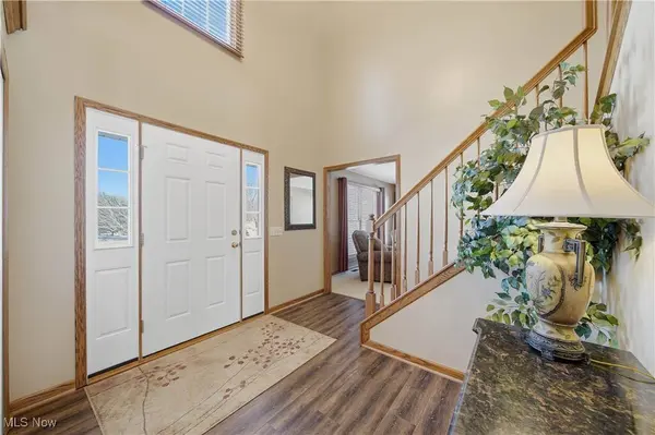 2132 Summerchase RD NE, Canton, OH 44721
