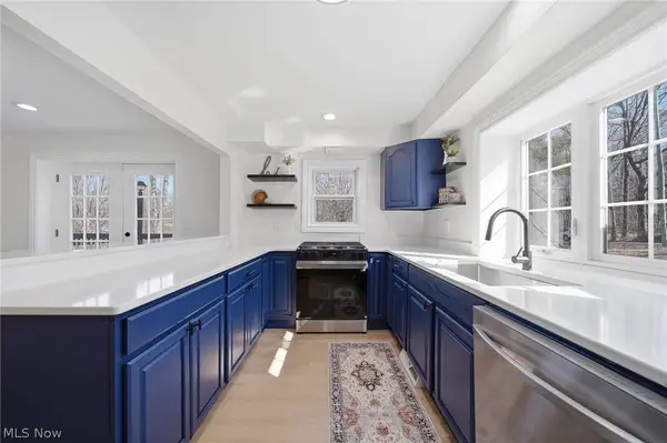 6097 Reno DR, Louisville, OH 44641