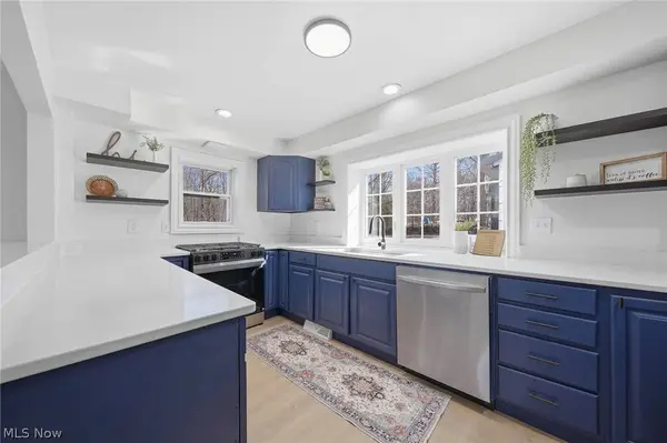 6097 Reno DR, Louisville, OH 44641