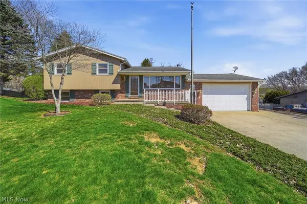 5625 Strausser ST NW, North Canton, OH 44720