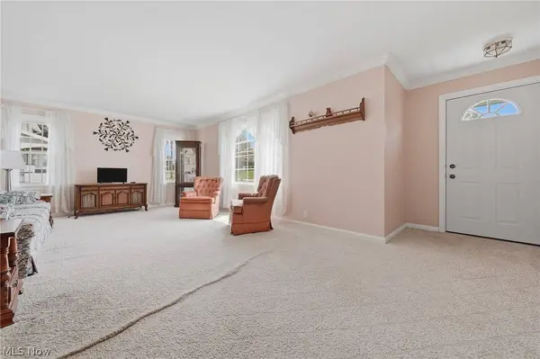 8885 Louisville ST, Louisville, OH 44641