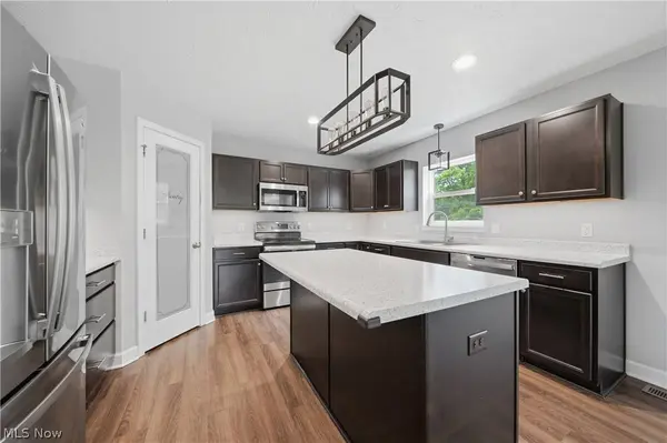 7622 Fredericksburg RD, Fredericksburg, OH 44627